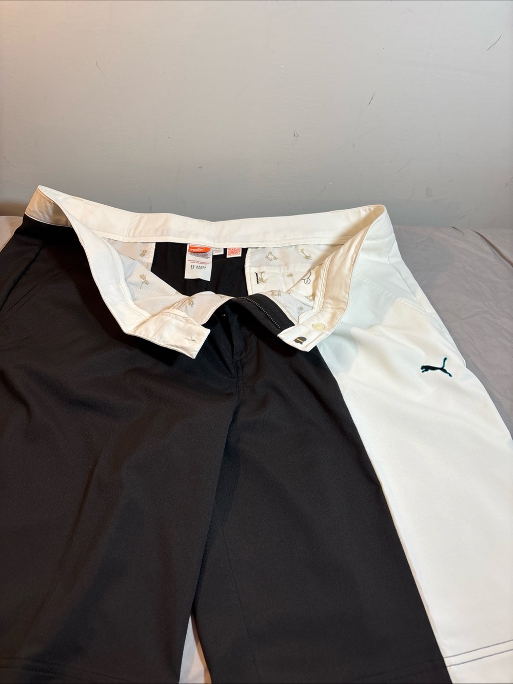 Puma Black and White Men’s Flat Front Shorts. /466